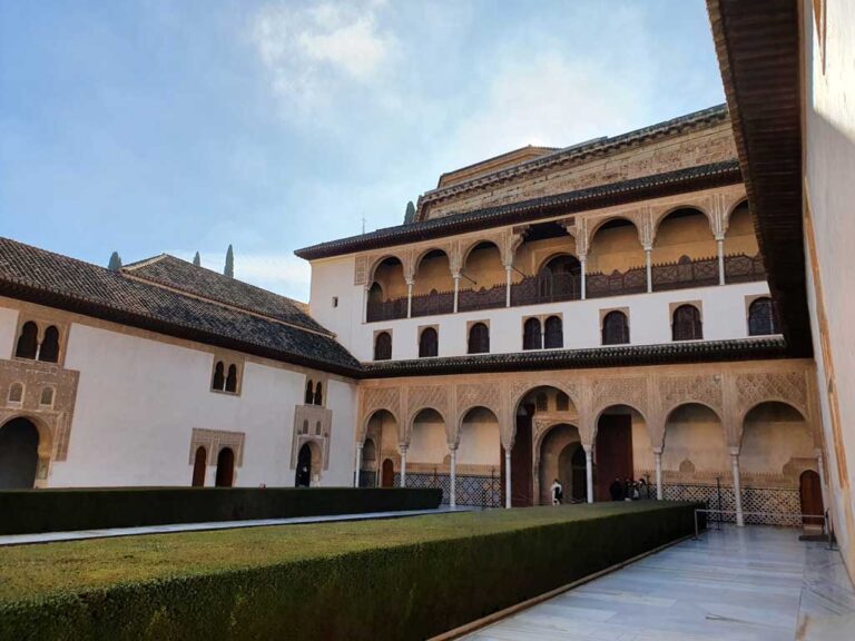 Patio de los Arrayanes del Palacio de Comares. Palacios Nazaríes en la Alhambra