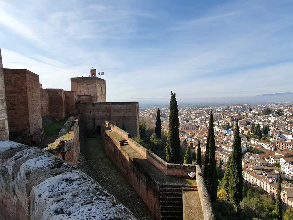 Alcazaba de la Alhambra con al Torre de la Vela