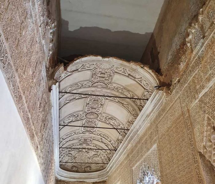 Techo de la Sala de los Mocárabes en la Alhambra de Granada