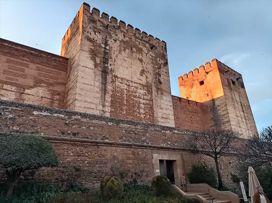 Entrada a la Alcazaba de la Alhambra