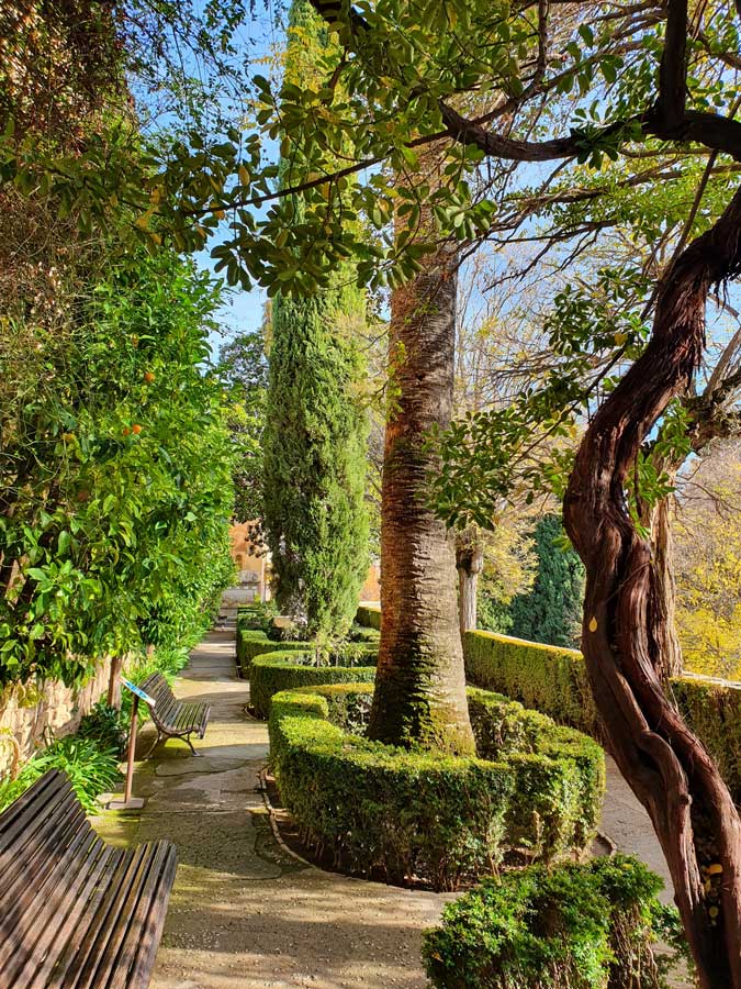 Jardín de los Adarves en la Alcazaba de la Alhambra