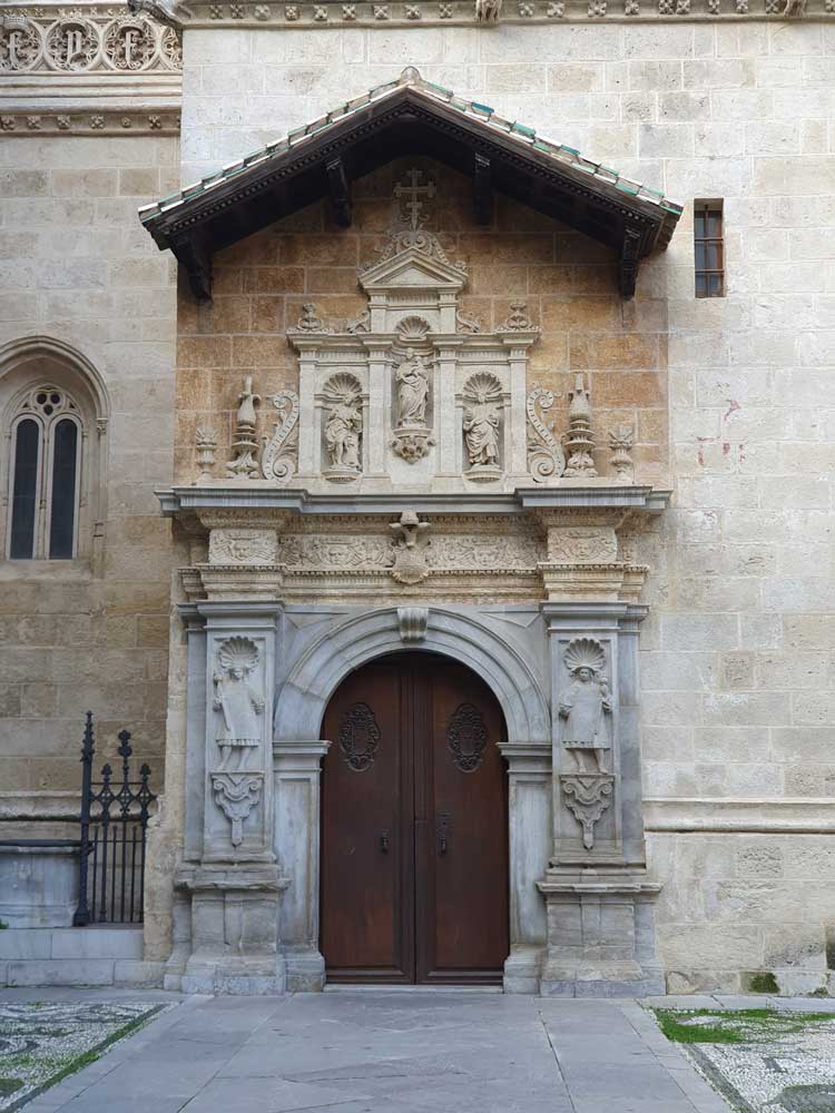 Puerta de la Capilla Real de Granada