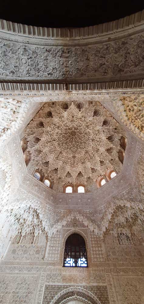 Cúpula de mocárabes de la Sala de las Dos Hermanas de la Alhambra