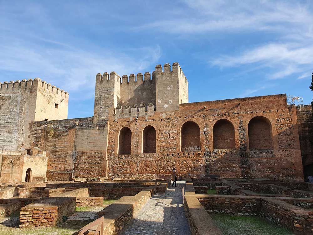 Torre Quebrada en la Alcazaba de la Alhambra
